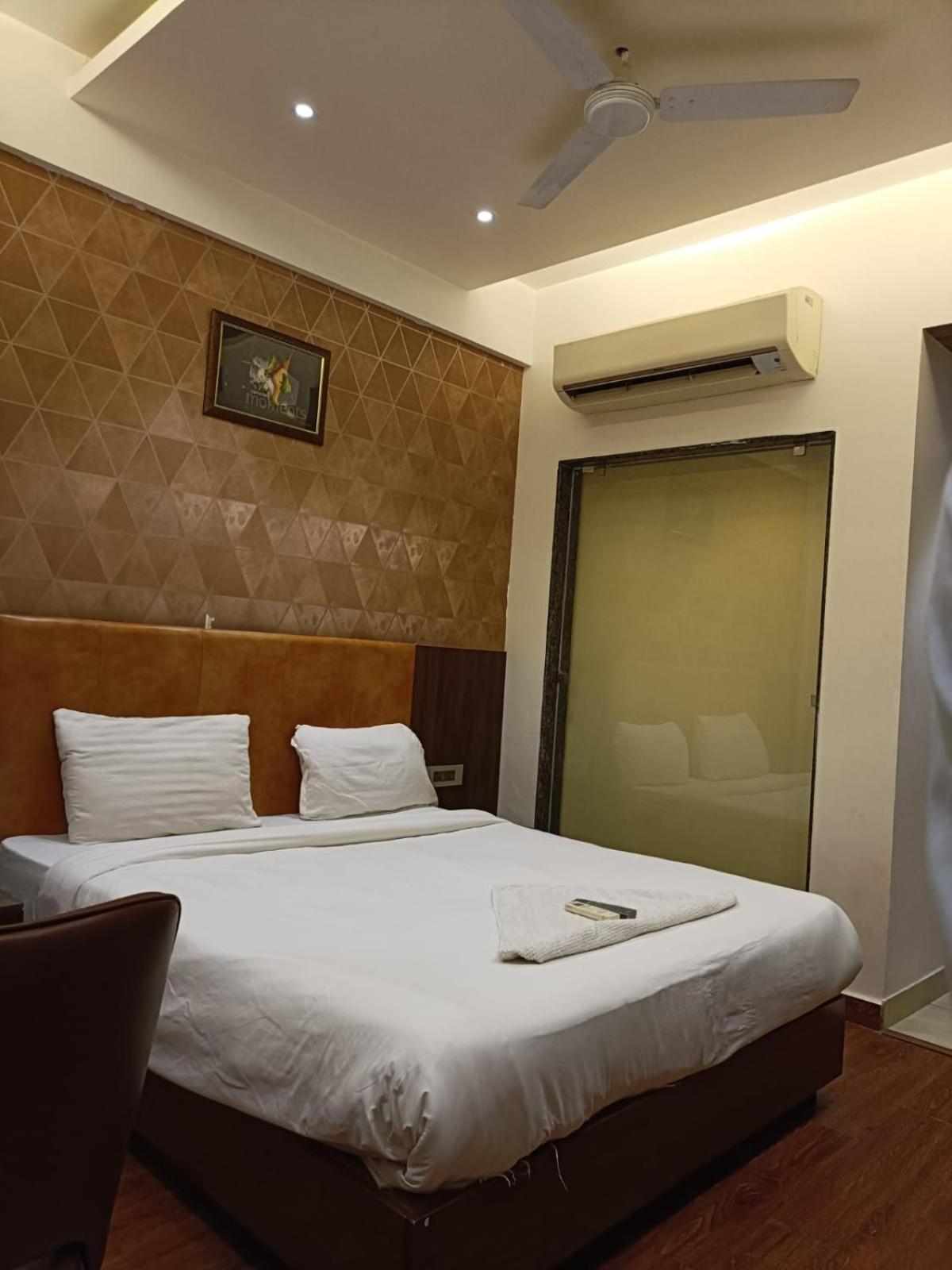 Hotel Parklane Agra (Uttar Pradesh) Eksteriør bilde