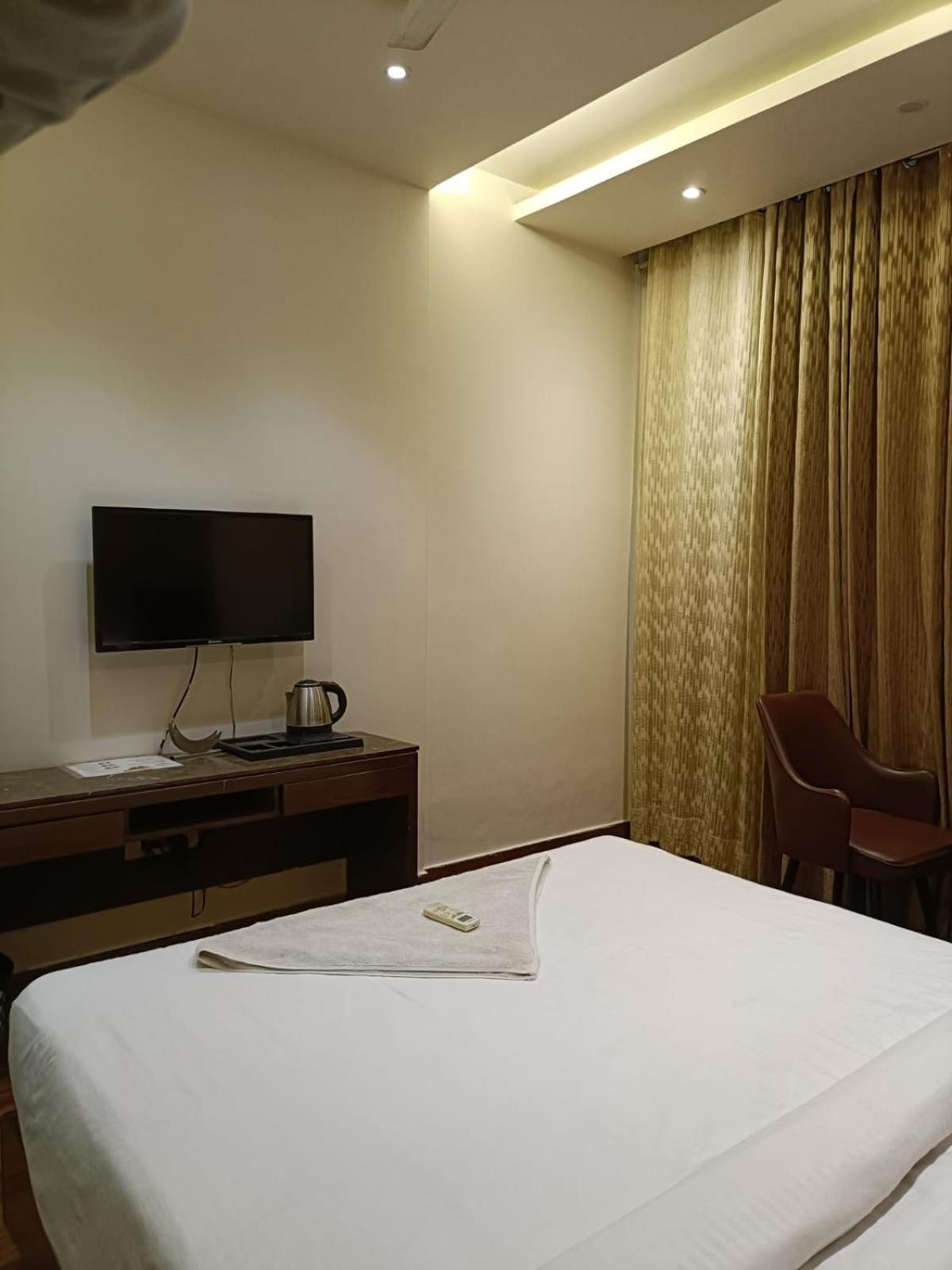Hotel Parklane Agra (Uttar Pradesh) Eksteriør bilde